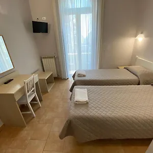 https://hotel-atena.italymilanhotels.net